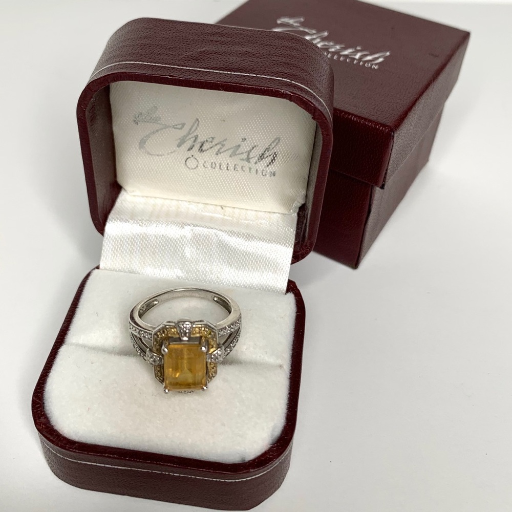 Beautiful Ring, Size 7 - image 1